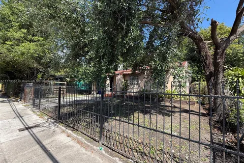 1239 NW 31st St, Miami FL 33142