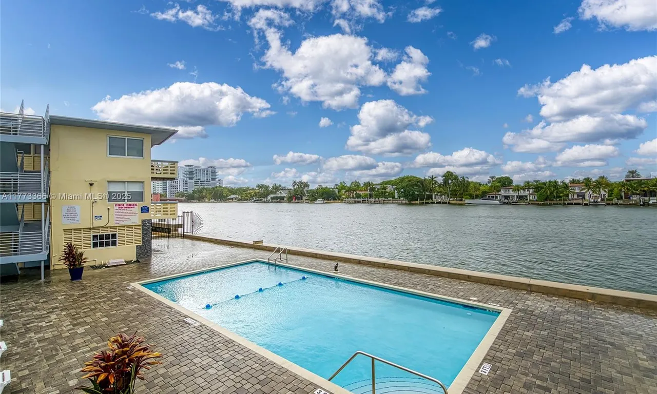 6484 Indian Creek Dr # 204, Miami Beach FL 33141