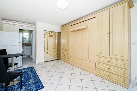 6484 Indian Creek Dr # 204, Miami Beach FL 33141