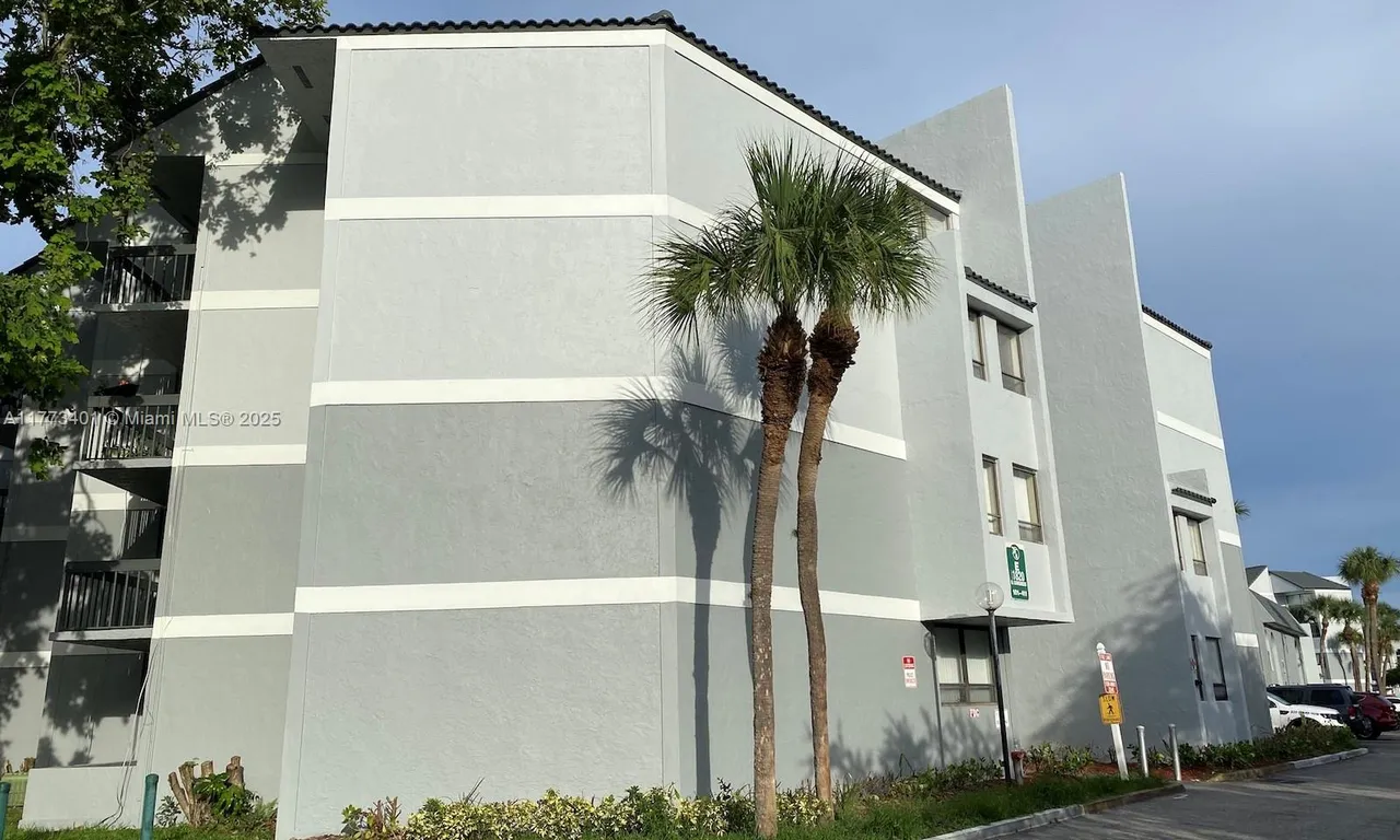 1820 N Congress Ave # 305, West Palm Beach FL 33401