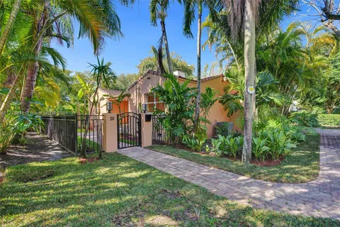 20 NW 101st St, Miami Shores FL 33150