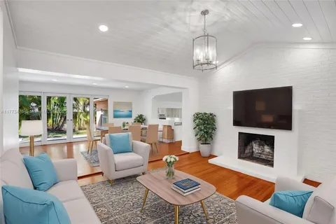 20 NW 101st St, Miami Shores FL 33150