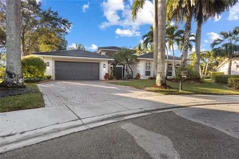 3719 Oak Ridge Cir, Weston FL 33331