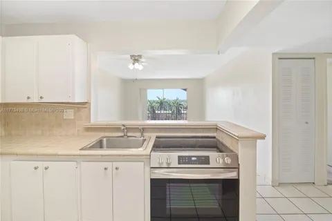 5199 NW 7th St # 603E, Miami FL 33126