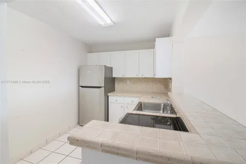 5199 NW 7th St # 603E, Miami FL 33126