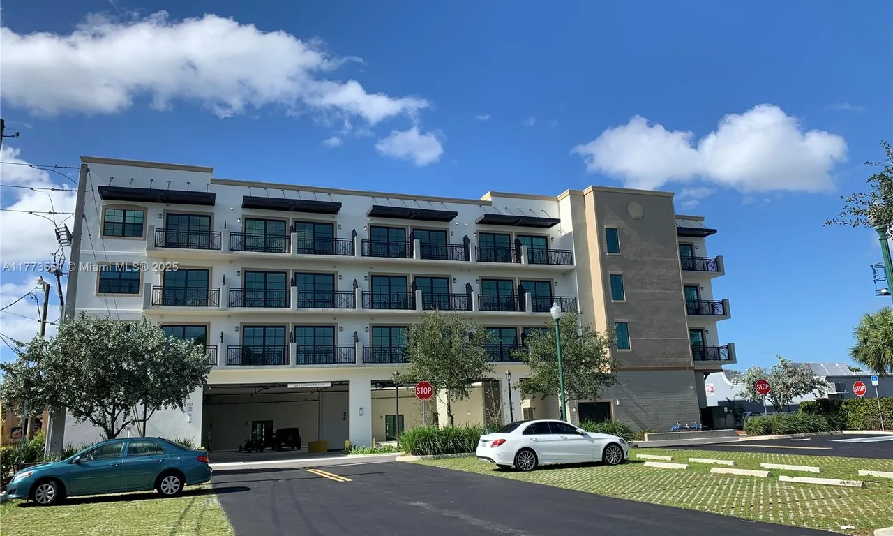 4100 SW 64th Ave # 212, Davie FL 33314