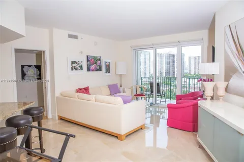 20000 E Country Club Dr # 1107, Aventura FL 33180