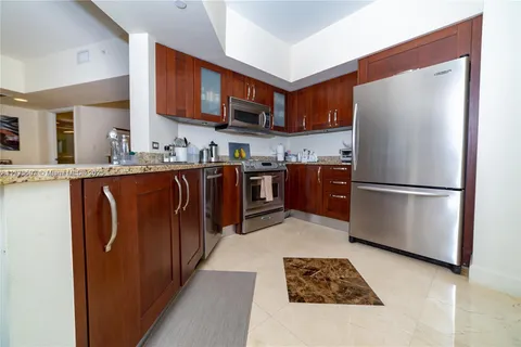 20000 E Country Club Dr # 1107, Aventura FL 33180