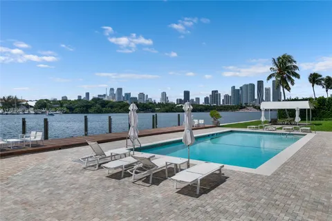 1130 Venetian Way # 1A, Miami FL 33139