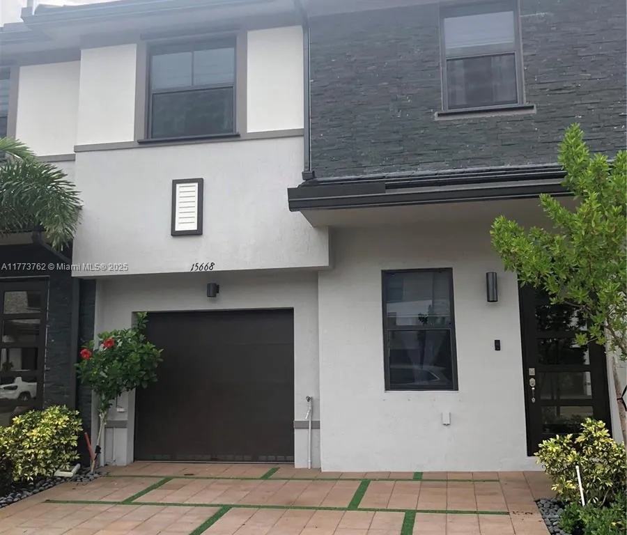 15668 NW 91st Ct, Miami Lakes FL 33018