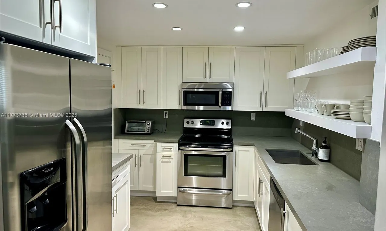 250 Galen Dr # 25, Key Biscayne FL 33149