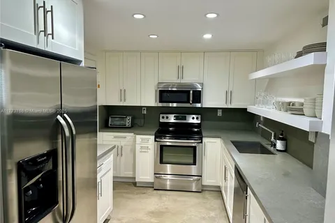 250 Galen Dr # 25, Key Biscayne FL 33149