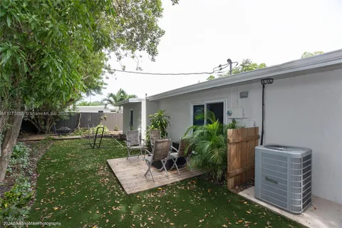 5901 NE 4th Ave # 1, Oakland Park FL 33334