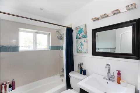 5901 NE 4th Ave # 1, Oakland Park FL 33334
