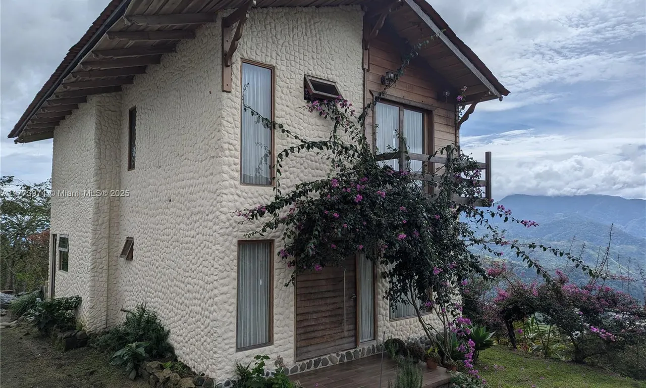 6 Cervantes Cartago, FL 248410