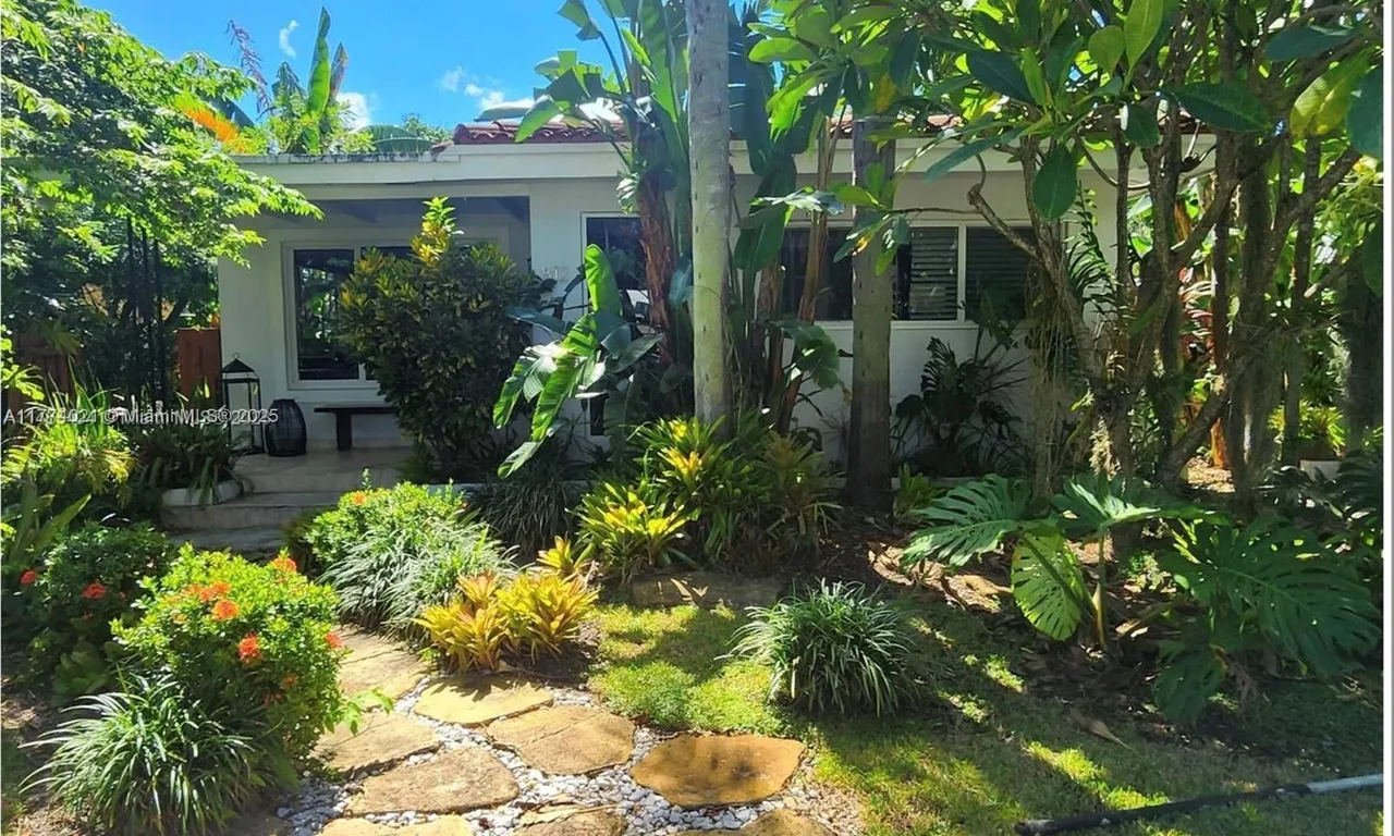 812 NE 92nd St, Miami Shores FL 33138