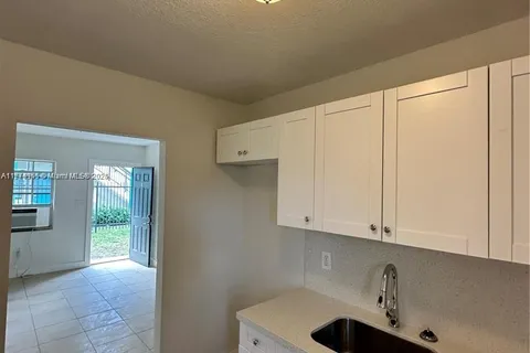 2050 Lincoln Ave # 2, Opa-Locka FL 33054
