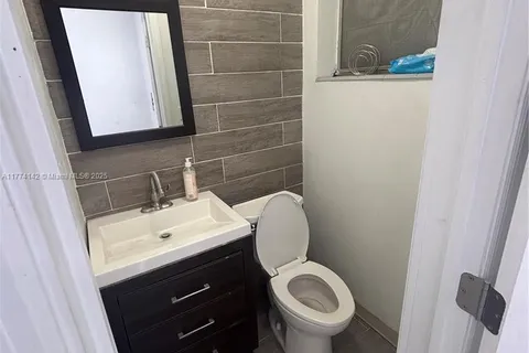 5880 W Flagler St, Miami FL 33144