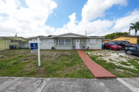 8110 NW 185th Ter, Hialeah FL 33015