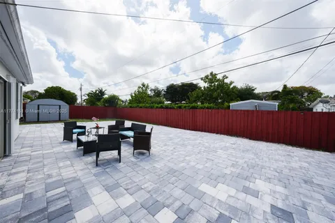 8110 NW 185th Ter, Hialeah FL 33015
