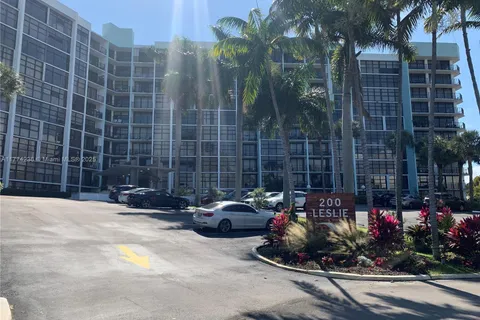 200 Leslie Dr # 529, Hallandale Beach FL 33009