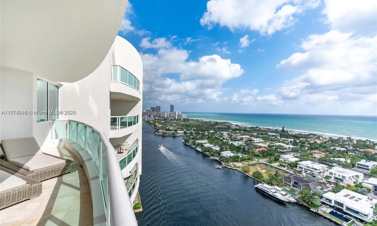 20201 E Country Club Dr, Aventura FL 33180