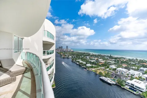 20201 E Country Club Dr, Aventura FL 33180