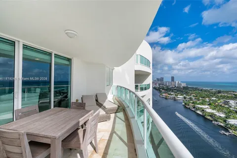 20201 E Country Club Dr, Aventura FL 33180