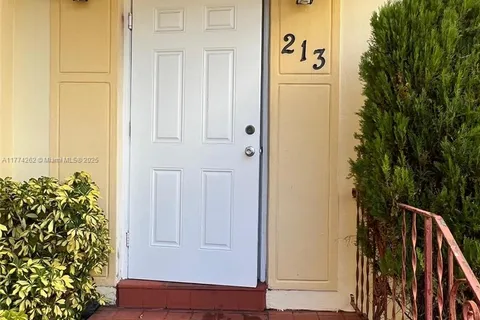 215 Zamora Ave # 8, Coral Gables FL 33134