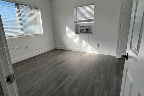 215 Zamora Ave # 8, Coral Gables FL 33134