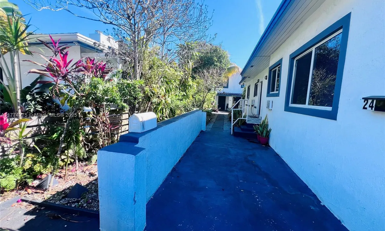 22 NE 51st St # A, Miami FL 33137