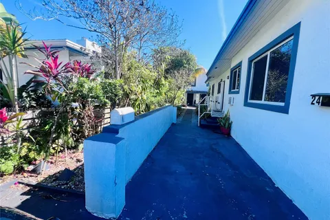 22 NE 51st St # A, Miami FL 33137