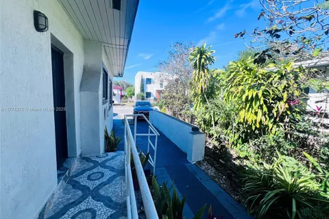 22 NE 51st St # A, Miami FL 33137