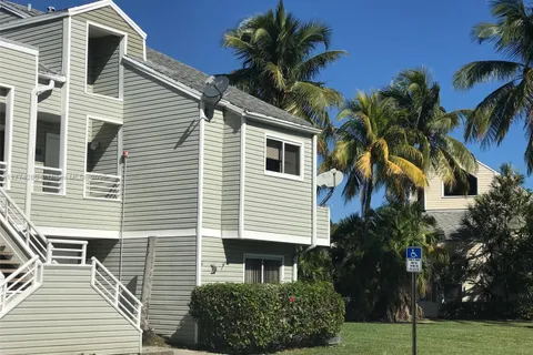 3401 NW 44th St # 106, Oakland Park FL 33309