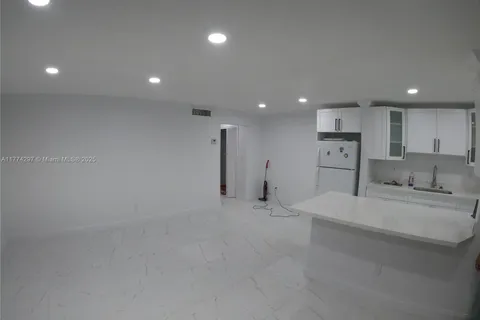 3265 Griffin Rd # 103, Dania Beach FL 33312
