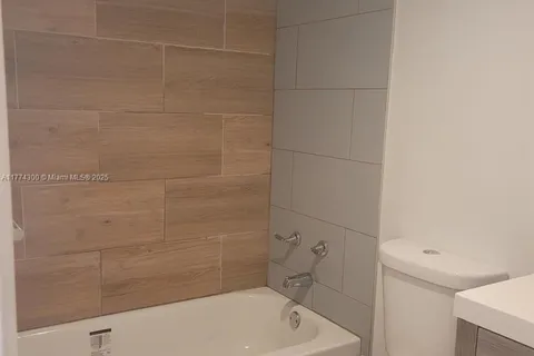 1470 NE 125th Ter # 204, North Miami FL 33161