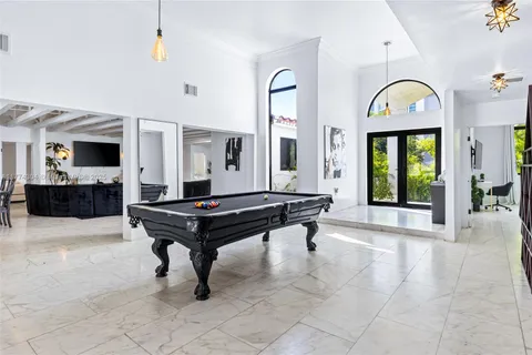 1061 NW North River Dr, Miami FL 33136
