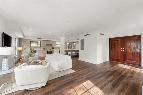 4040 Palmarito St, Coral Gables FL 33146