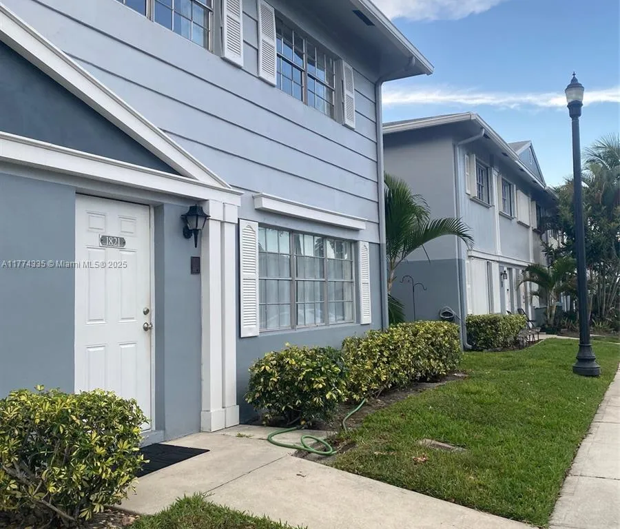 1821 SW 81st Ave # 14, Davie FL 33324