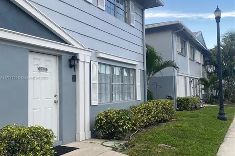 1821 SW 81st Ave # 14, Davie FL 33324