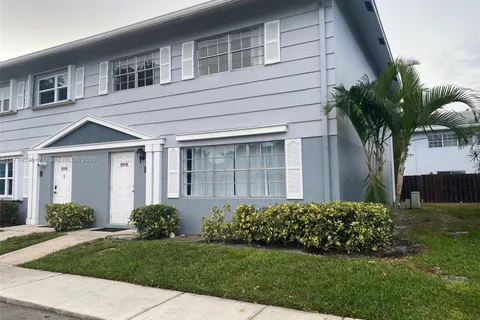 1821 SW 81st Ave # 14, Davie FL 33324