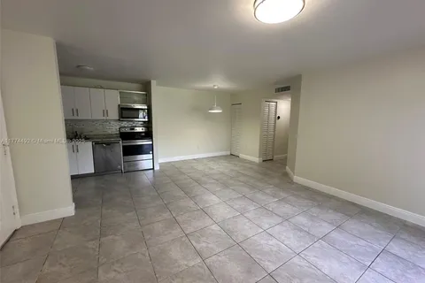 4680 NW 102nd Ave # 20, Doral FL 33178