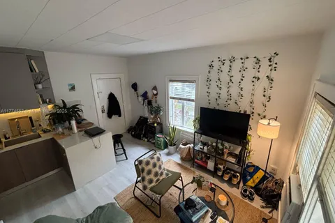 126 Mendoza Ave # 2, Coral Gables FL 33134