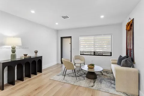 1724 SW 10th St, Miami FL 33135