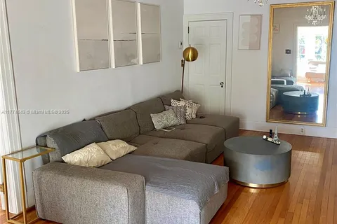 1710 Michigan Ave, Miami Beach FL 33139