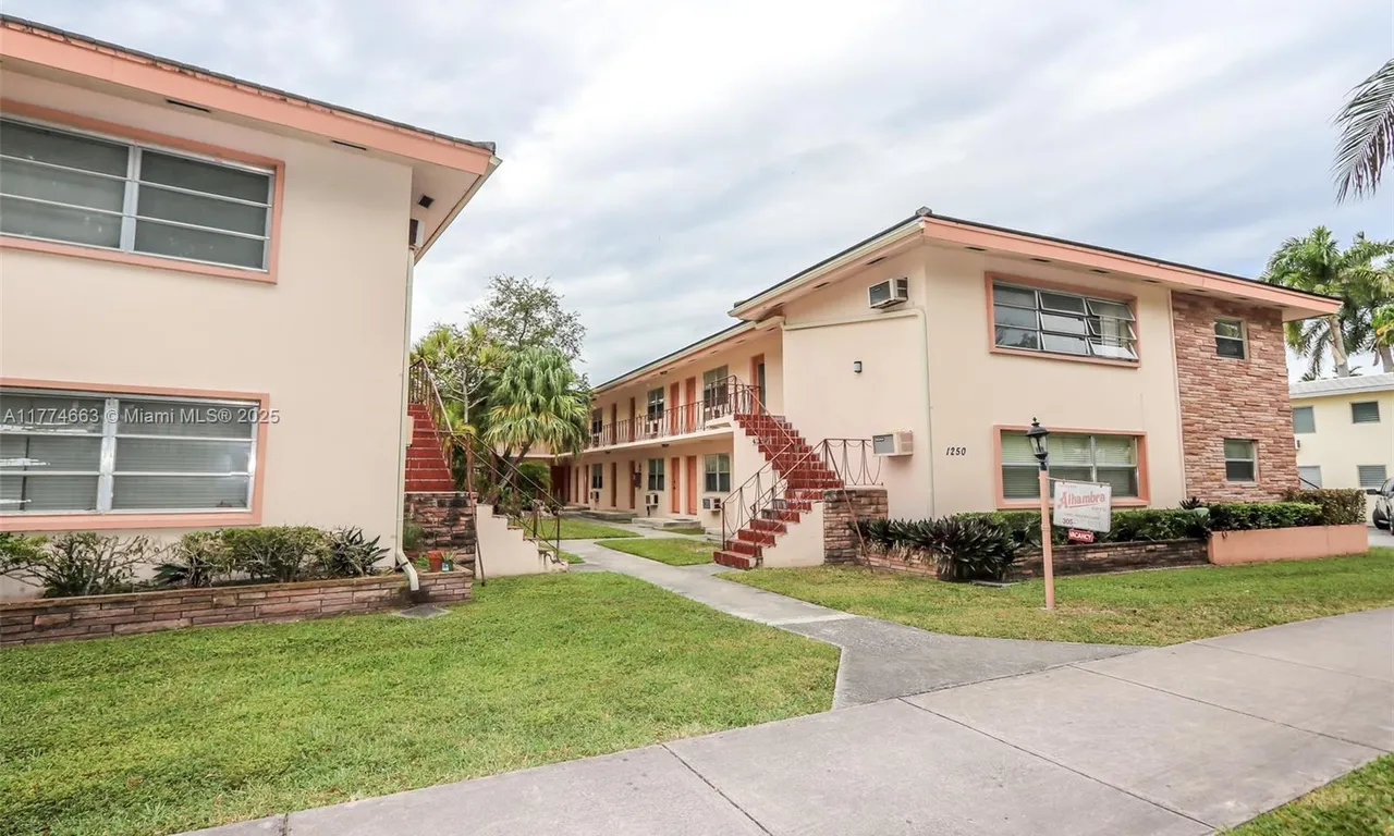 1250 S Alhambra Cir # 16, Coral Gables FL 33146