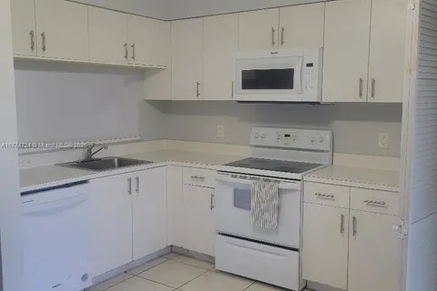 48 Key West Ct # 48, Weston FL 33326