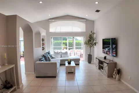 6298 Harbour Chase Dr, Lake Worth FL 33467