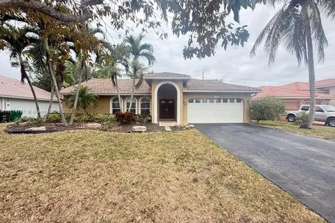 4488 NW 89th Way, Coral Springs FL 33065