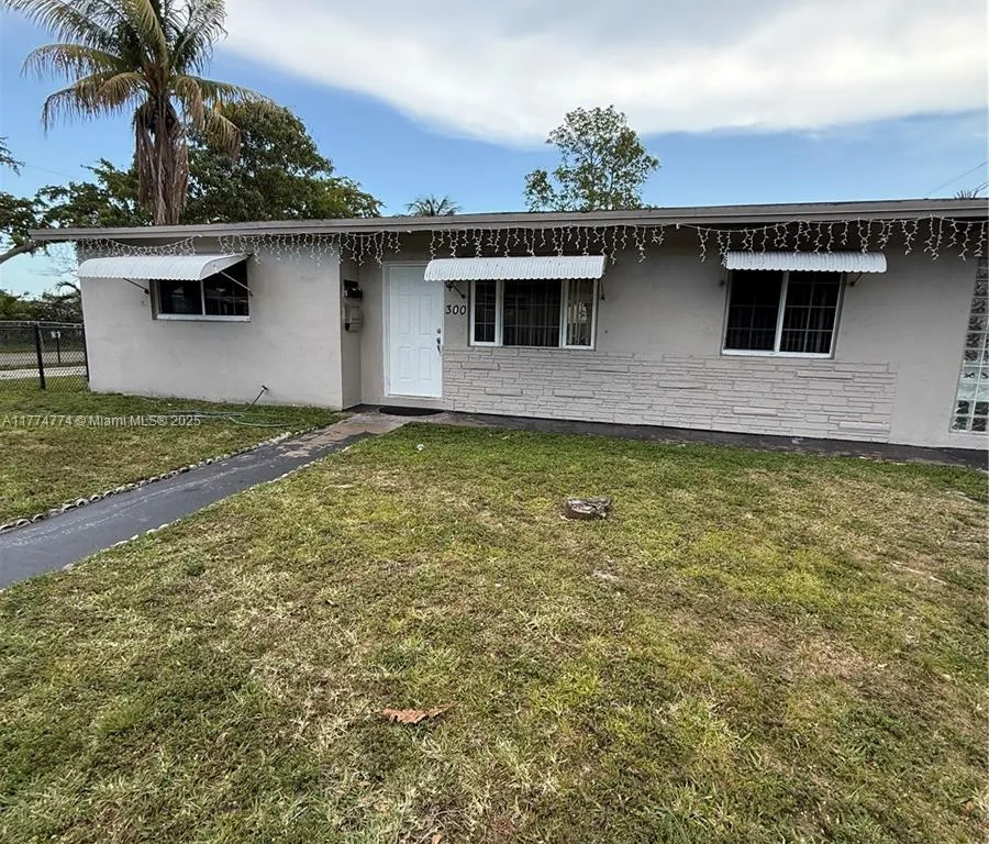 300 SW 9th Ave # 1, Hallandale Beach FL 33009